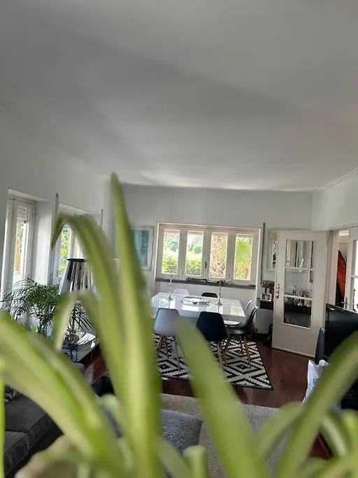 Nice Villa In Cascais, Near The Center And Beaches, But In A Very Quite Neighborhood Cascais