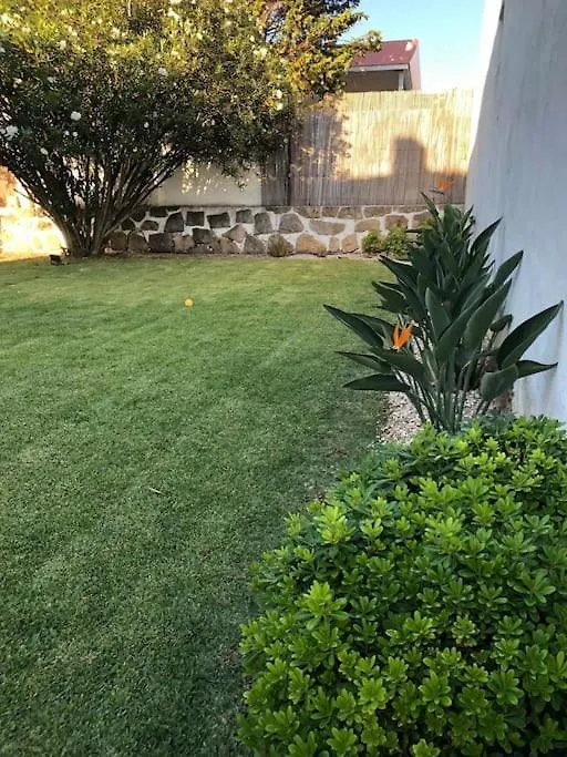 Nice Villa In Cascais, Near The Center And Beaches, But In A Very Quite Neighborhood Feriehus