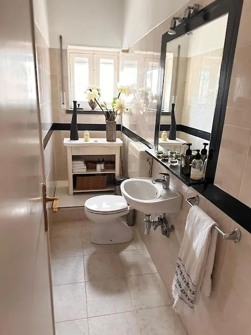 Nice Villa In Cascais, Near The Center And Beaches, But In A Very Quite Neighborhood Feriehus