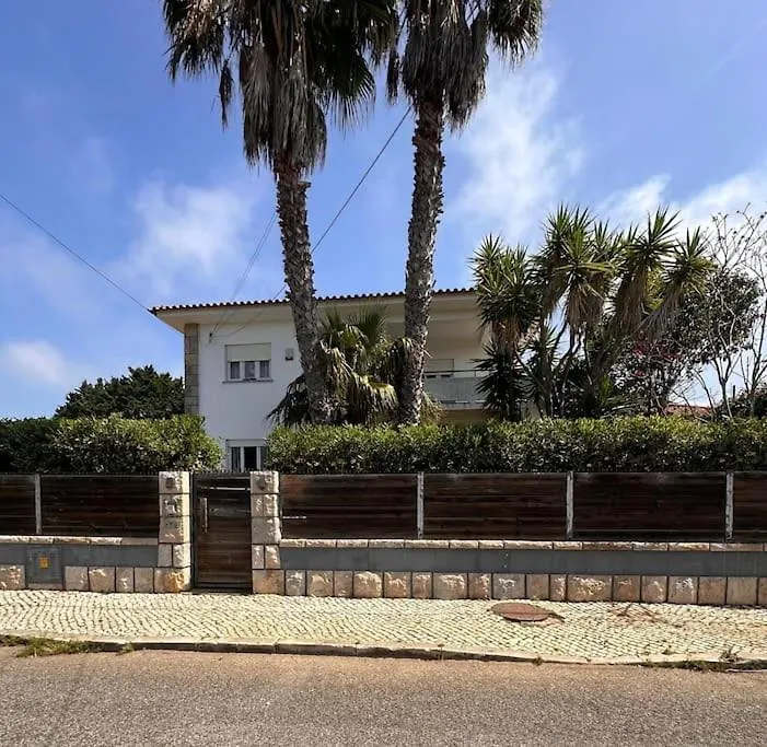 Feriehus Nice Villa In Cascais, Near The Center And Beaches, But In A Very Quite Neighborhood