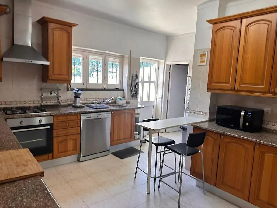 Nice Villa In Cascais, Near The Center And Beaches, But In A Very Quite Neighborhood 卡斯凯什